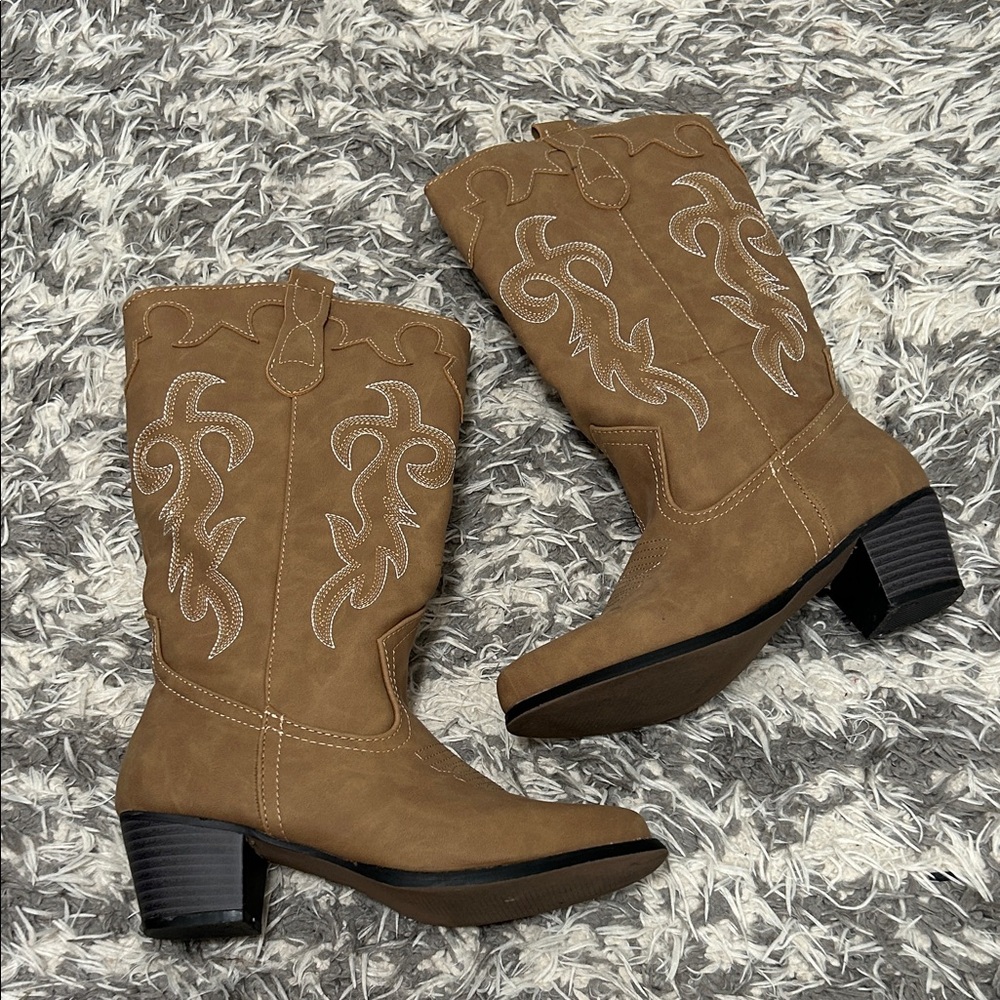 Tan Embroidered Heeled Cowgirl Boots